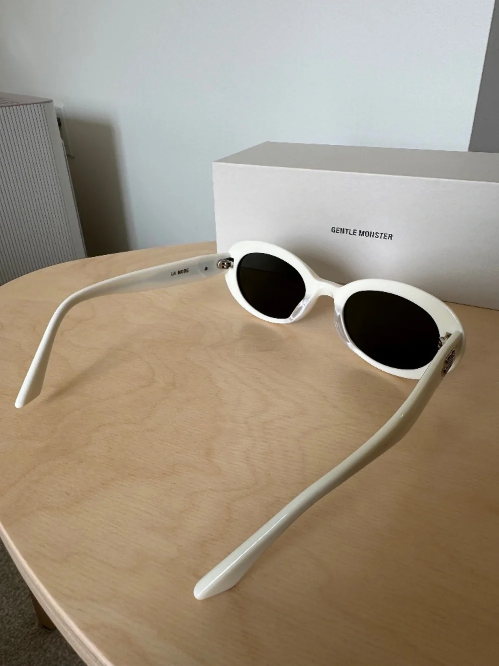 Gentle Monster La Mode W2 Sunglasses in White
